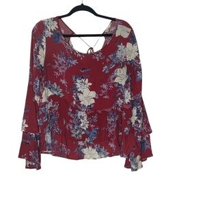 ALTAR’D STATE floral blouse with bell sleeves. Tasseled back. Size M